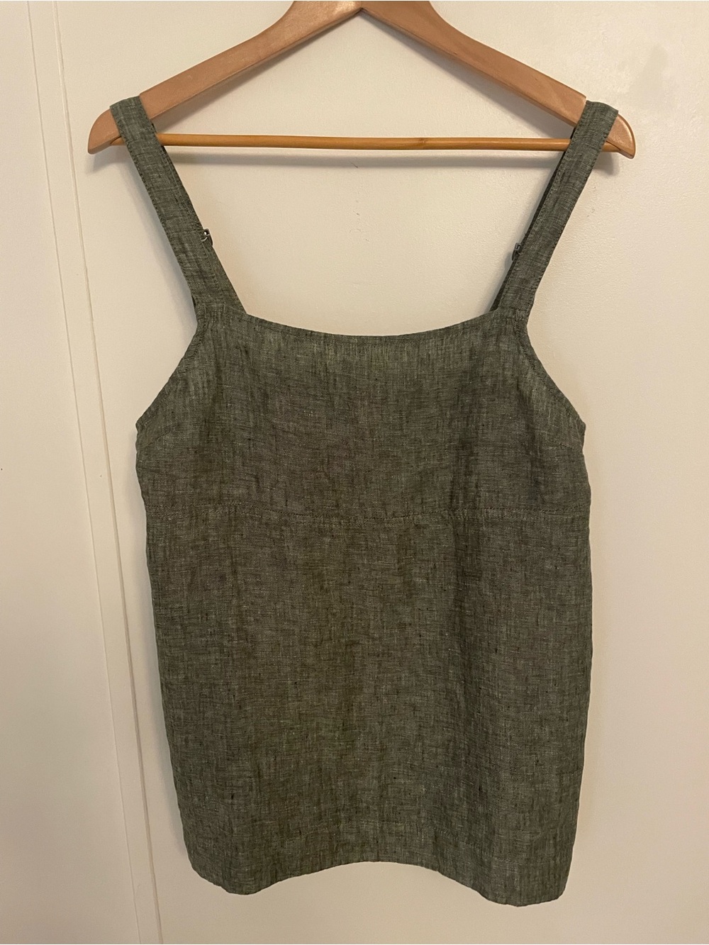 Athleta Voyager Olive Green  Square-Neck Linen Tank Adj. Straps Size L Gorpcore - Picture 3 of 9
